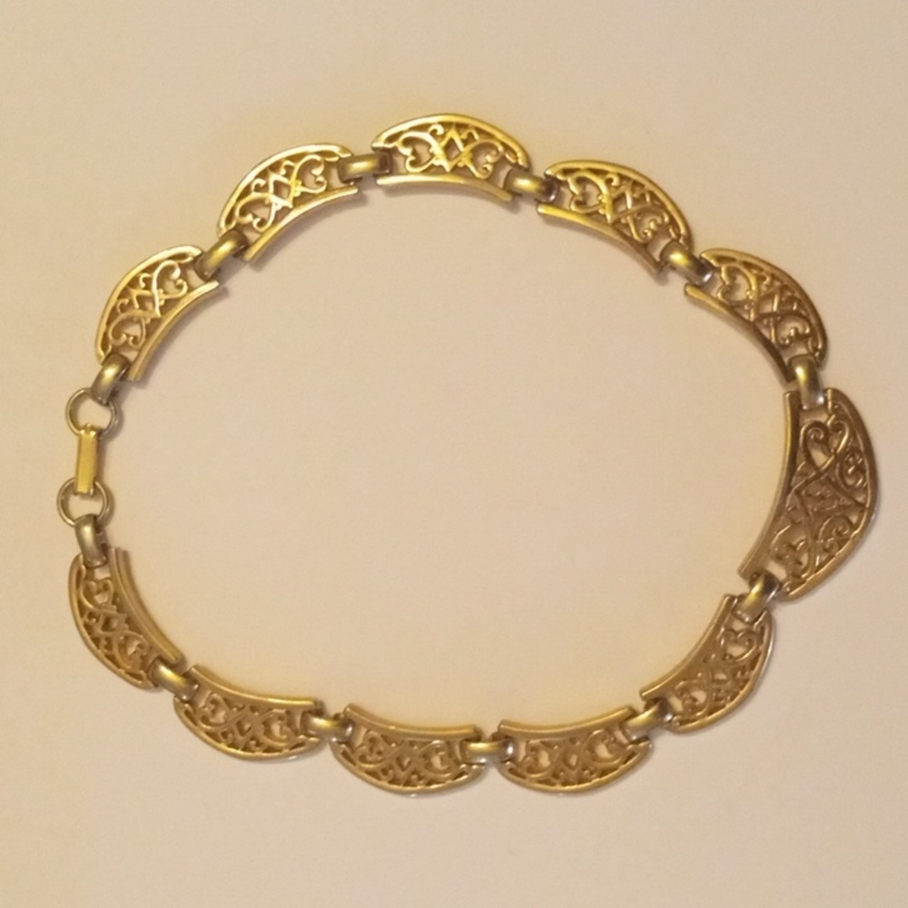 Vintage ornate gold plated swirl necklace